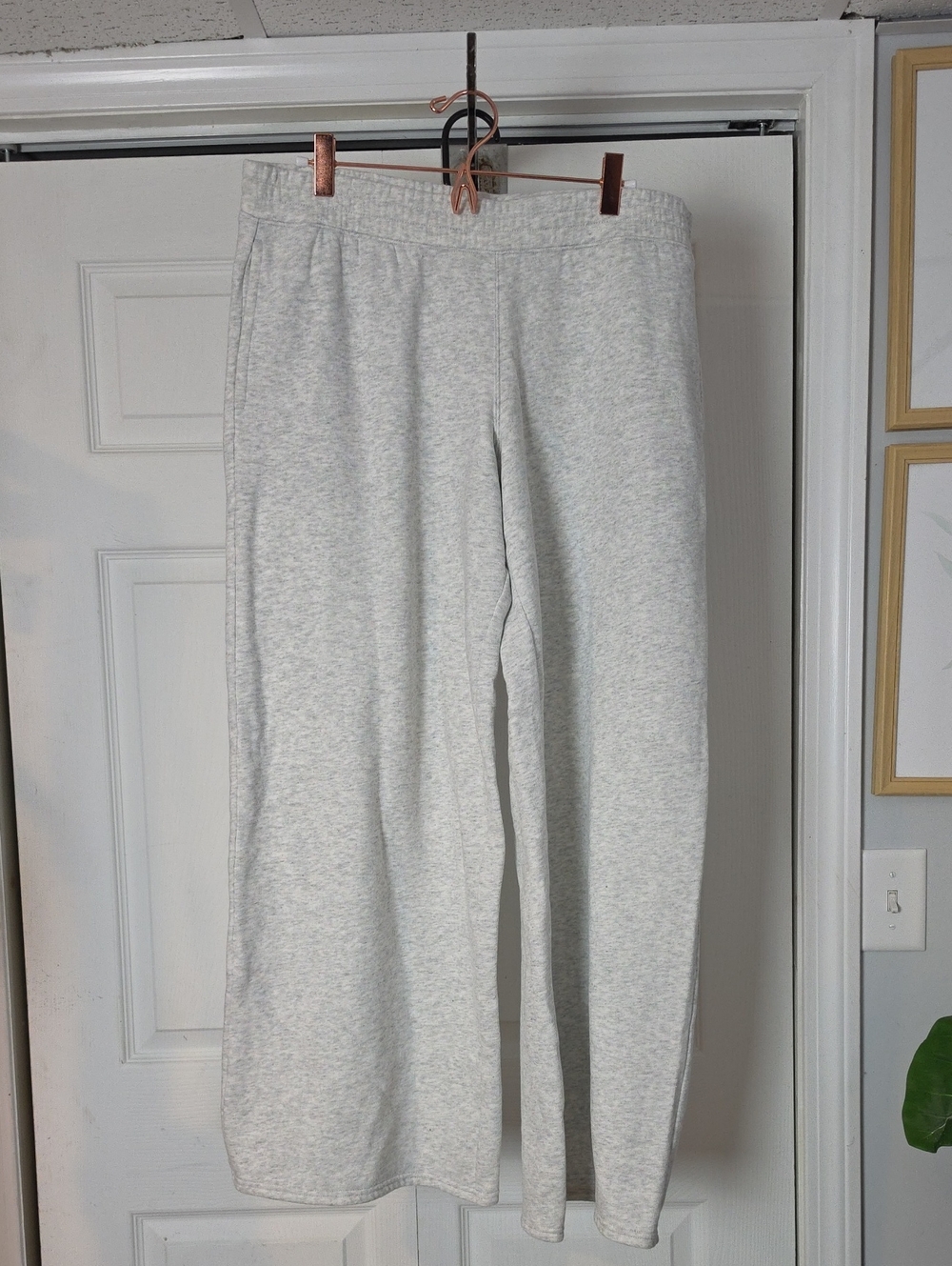 Hollister Light Gray Women's Sweatpants - Cozy Lounge Joggers